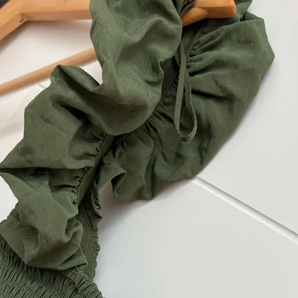 GAP Olive Ruched Tank Top​ - Picture 4 of 6